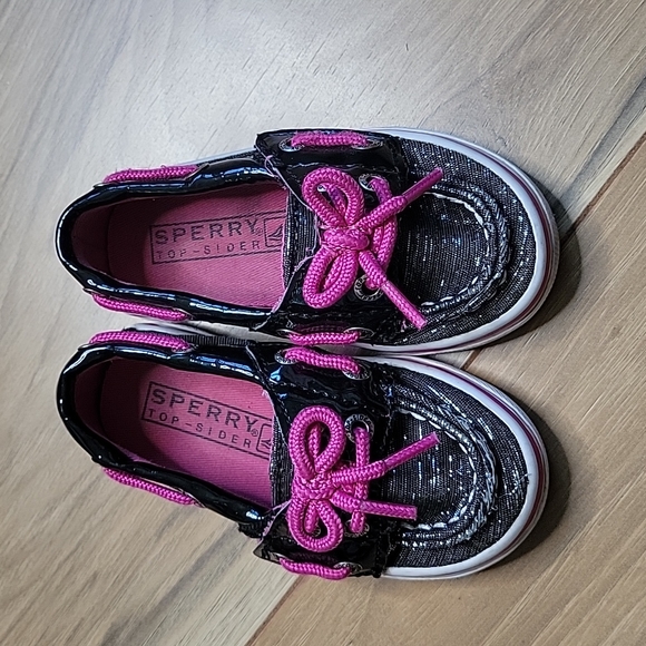 Sperry Other - Cute! Sperry Top-Sider Baby size 5 Black & Hot Pink!!